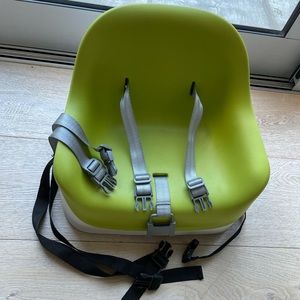 OXO Tot Nest Green Kids Booster Seat w/straps
